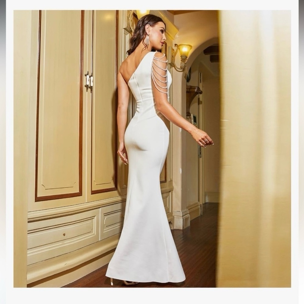 White One Shoulder Beaded Trim Ruched Side High Slit Dress Sz Large NWT - Picture 2 of 8